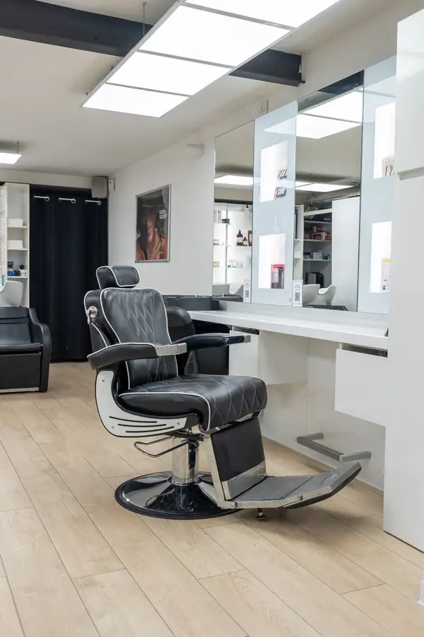 Area taglio uomo del salone Dal Vescovo Parrucchieri